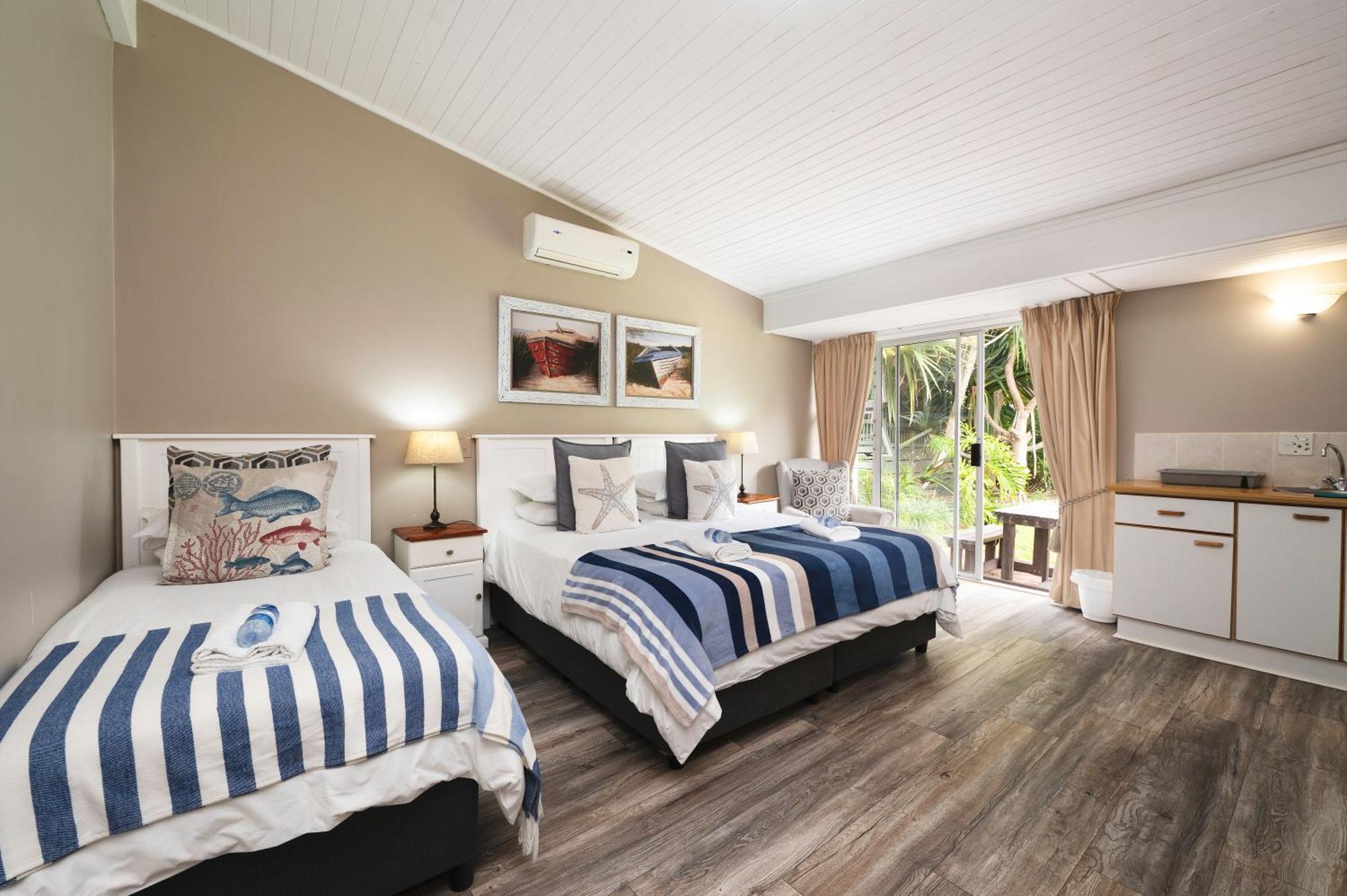 Admirals Lodge Guest House And Brightways Self Catering Apartments Порт-Элизабет Экстерьер фото